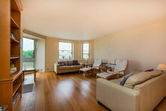 1 Bedroom Flat To Rent In Riverside Court, Nine Elms, London, SW8
