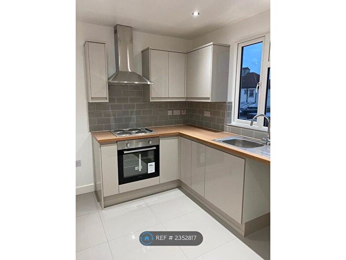 4 Bedroom Flat To Rent In London Road, Thornton Heath, CR7