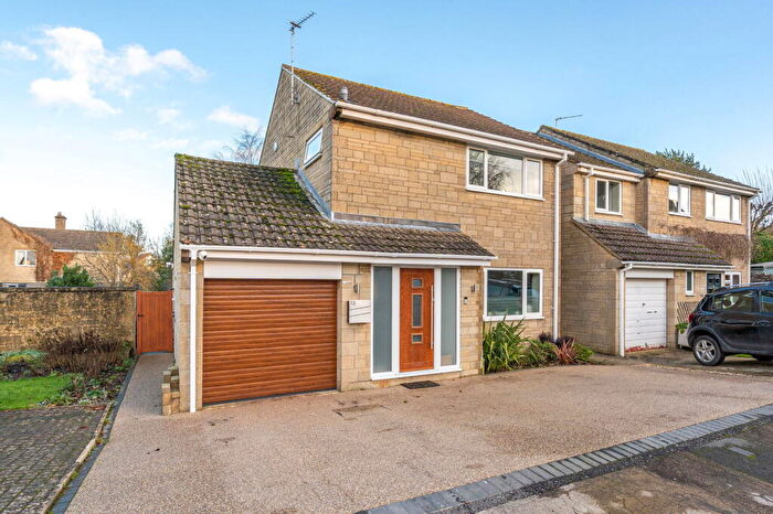 3 Bedroom Detached House For Sale In Manor Close, Sherston, SN16
