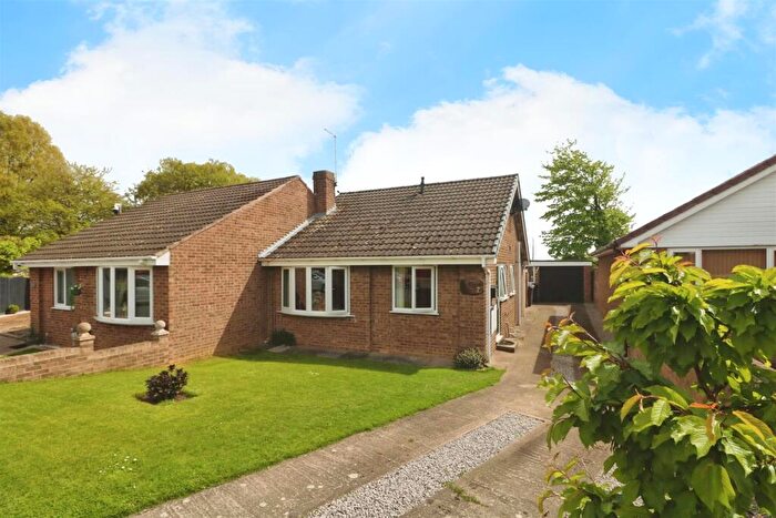 2 Bedroom Semi-Detached Bungalow For Sale In Mileswood Close, Great Houghton, Barnsley, S72