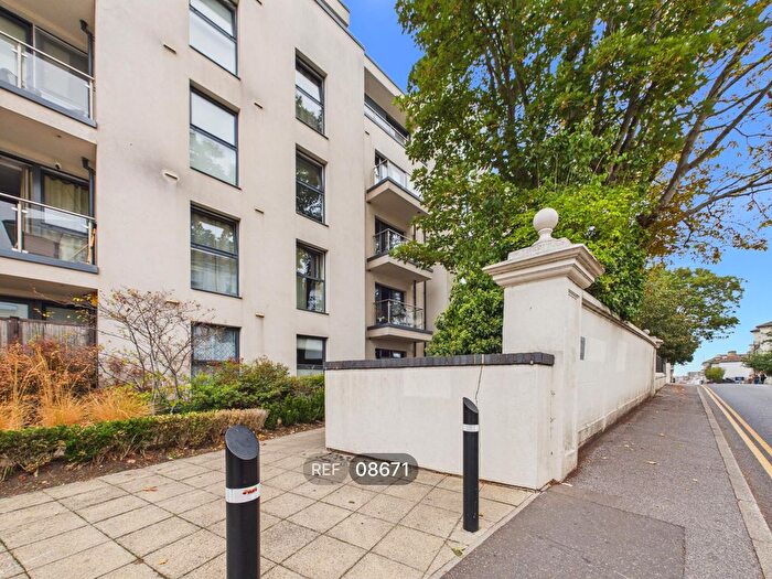 2 Bedroom Flat To Rent In Cawthorne House, Dyke Road, Brighton, BN1