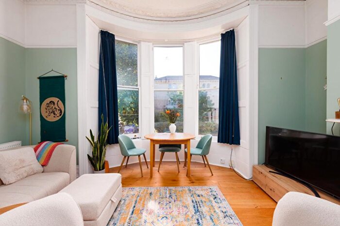 2 Bedroom Flat For Sale In Oakland Road, Redland, BS6