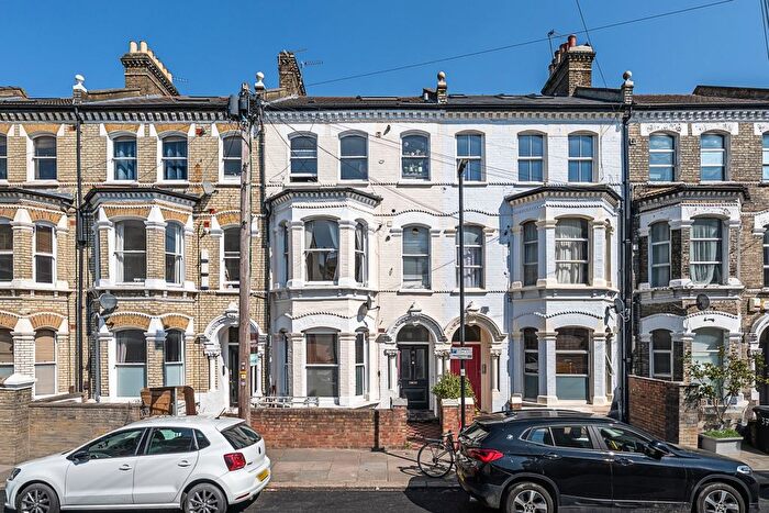 2 Bedroom Flat To Rent In Mayflower Road, London, SW9