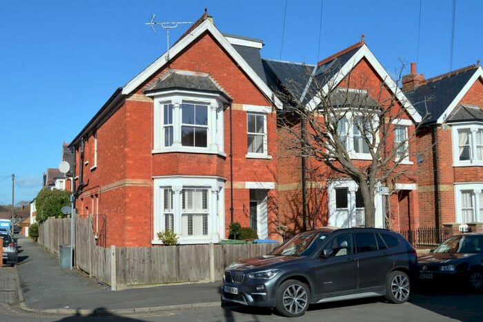 5 Bedroom Detached House To Rent In Holstein Avenue, Weybridge, KT13