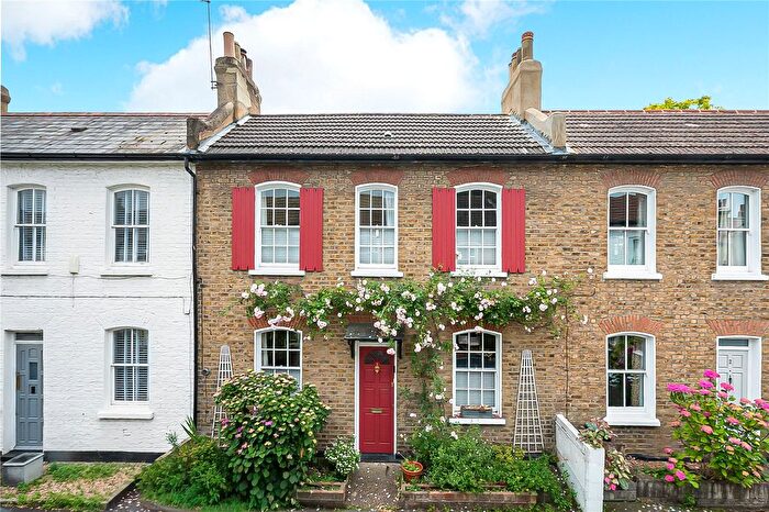 3 Bedroom Terraced House For Sale In Grove Road, Twickenham, TW2