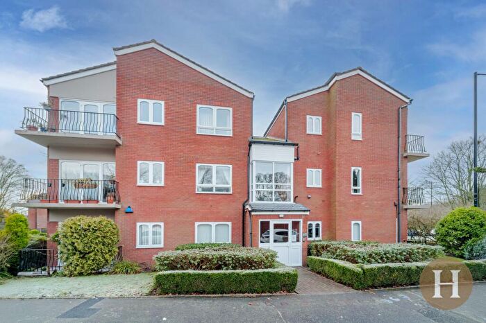 2 Bedroom Flat For Sale In Harborne Park Road, Yewdale, B17