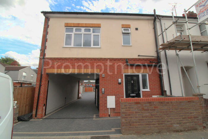 4 Bedroom End Of Terrace House To Rent In Holland Road Luton, LU3