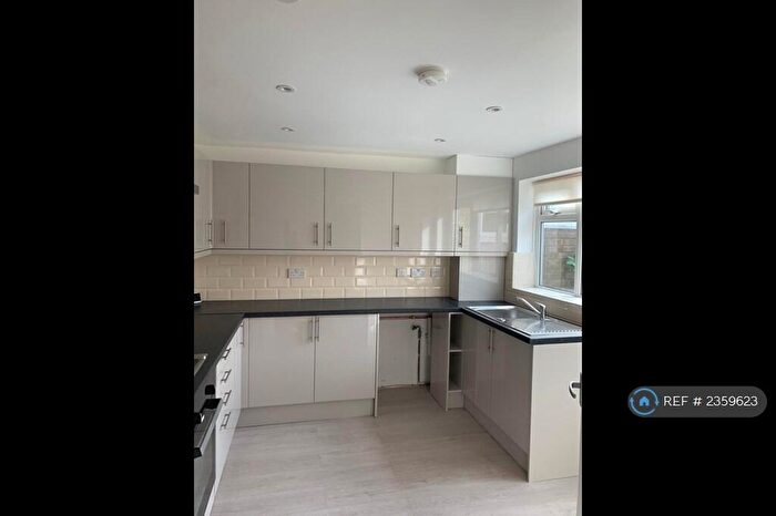 3 Bedroom Terraced House To Rent In Lampits, Hoddesdon, EN11