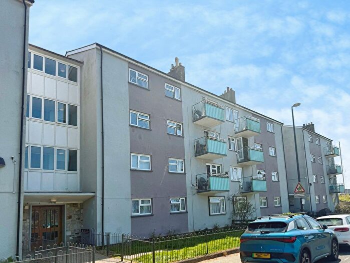 3 Bedroom Flat For Sale In Artillery Place, Plymouth, PL4