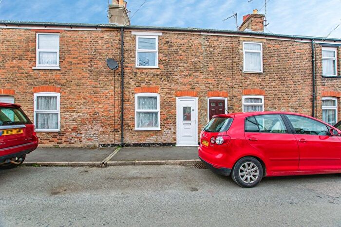 2 Bedroom Terraced House For Sale In Queen Street, Sutton Bridge, Spalding, PE12