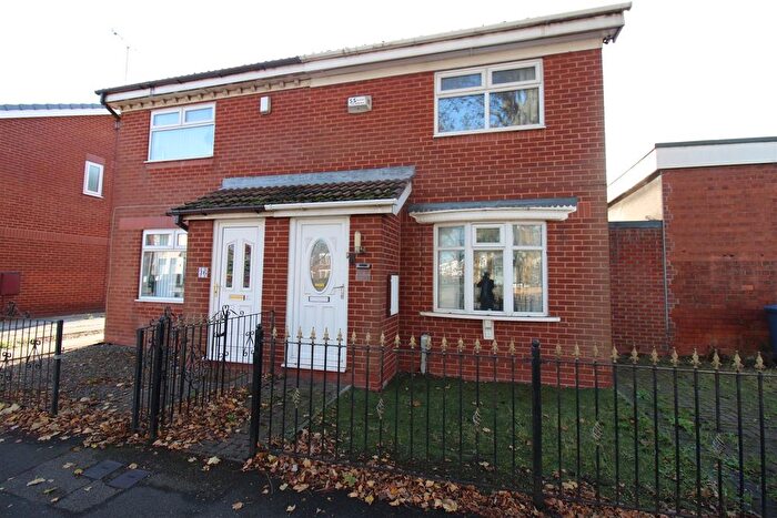 2 Bedroom Semi-Detached House For Sale In James Niven Court, Hull, HU9