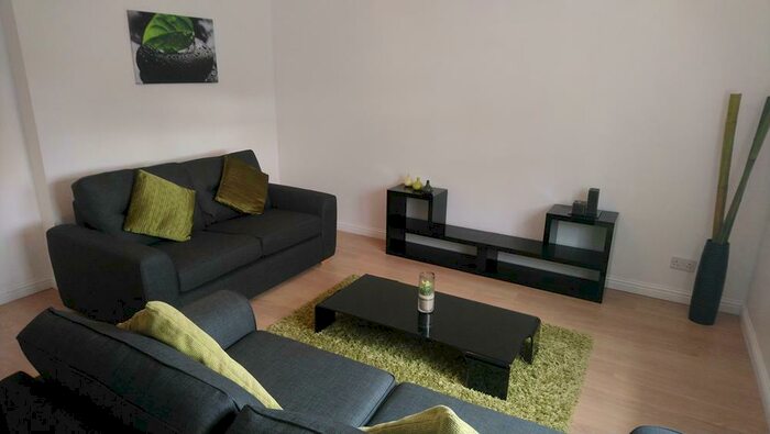2 Bedroom Flat To Rent In Albury Mansions, Aberdeen, AB11
