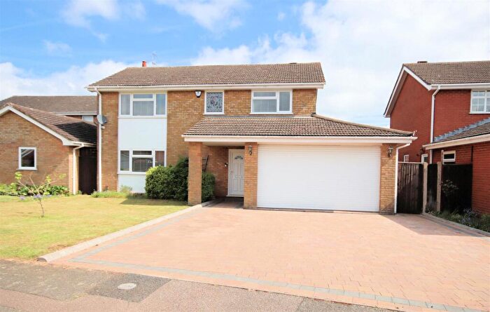 4 Bedroom Detached House For Sale In Alma Farm Road, Toddington, Dunstable, LU5
