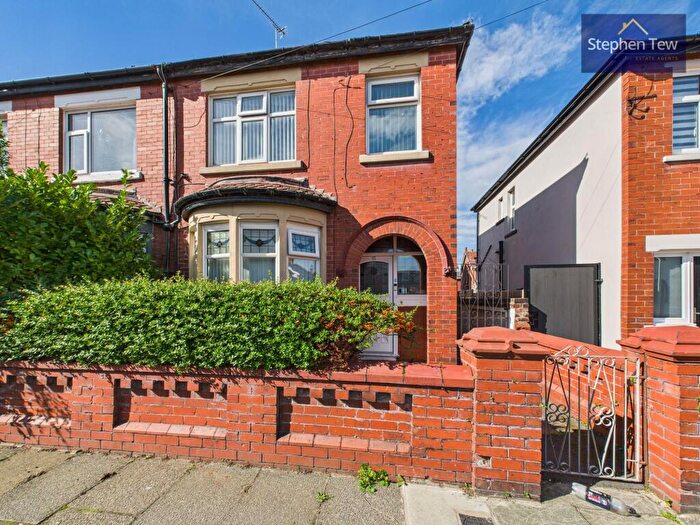 3 Bedroom End Of Terrace House For Sale In Garton Avenue, Blackpool, FY4