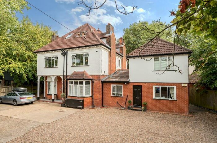 2 Bedroom Flat To Rent In Turpington Lane Bromley, BR2