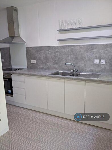 1 Bedroom Flat To Rent In Martin House, Manchester, M14