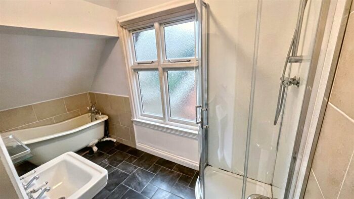 2 Bedroom Apartment For Sale In St. Agnes Road, Moseley - Top Floor Two Bedroom Converted Apartment In Premium Moseley Location With No Chain!!, B13