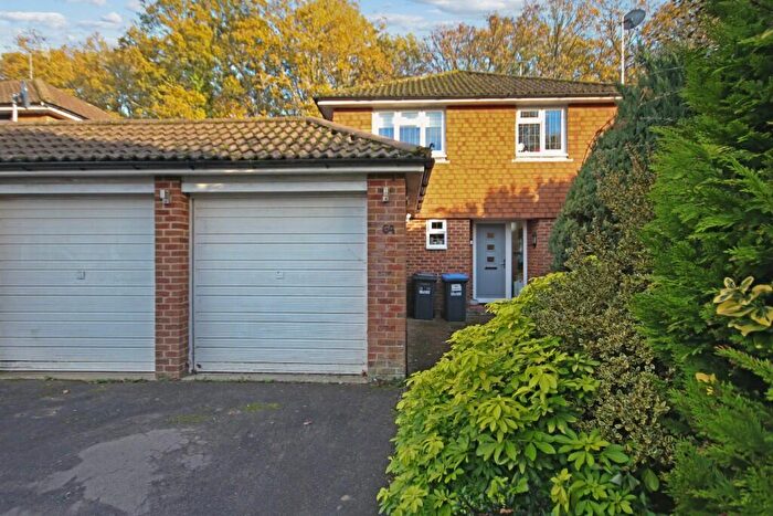 3 Bedroom House For Sale In Lashmere, RH10