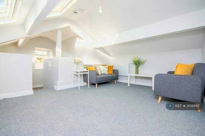 1 Bedroom Flat To Rent In Rochdale Road, Bacup, OL13