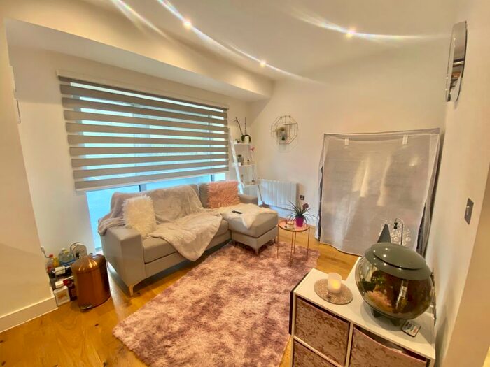 Apartment To Rent In Newtown Road, Henley On Thames, RG9