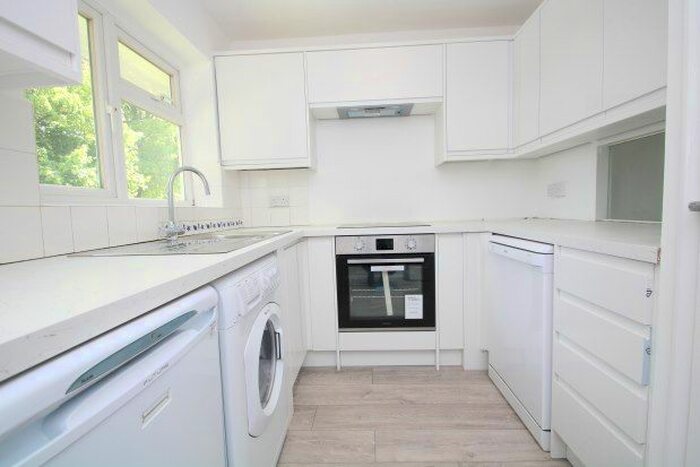 2 Bedroom Flat To Rent In Pampisford Road, South Croydon, CR2