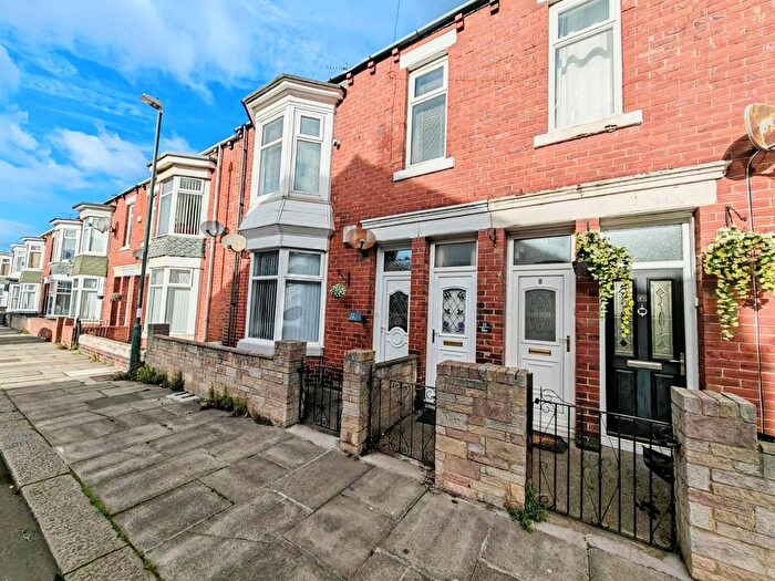 3 Bedroom Flat For Sale In Armstrong Terrace, South Shields, NE33