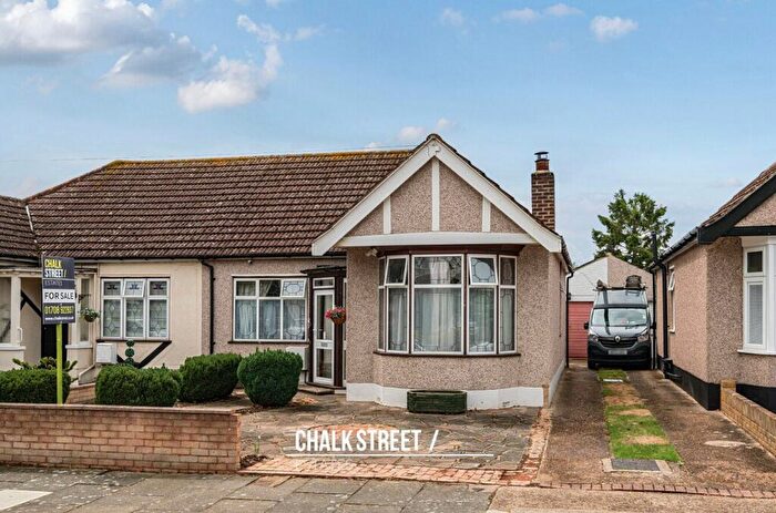 2 Bedroom Semi-Detached Bungalow For Sale In Mansfield Gardens, Hornchurch, RM12