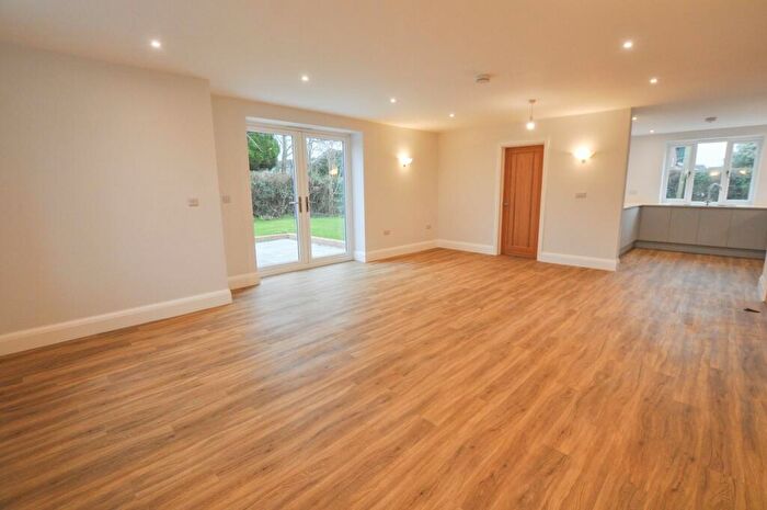 4 Bedroom Detached House For Sale In Oakley Lane, Wimborne, BH21