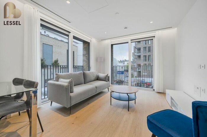 2 Bedroom Flat To Rent In Sovereign Court, Jubilee Walk, London, WC1X