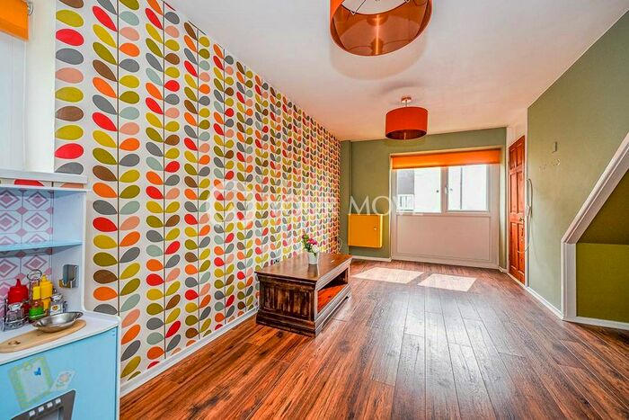 2 Bedroom Flat To Rent In Enstone, Skelmersdale, Lancashire, WN8