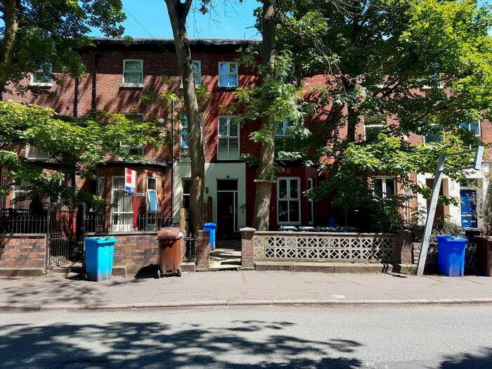 3 Bedroom Flat To Rent In Withington Road, Manchester, M16