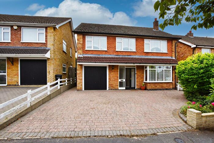 4 Bedroom Detached House For Sale In Fairstone Hill, Oadby, Leicester, LE2