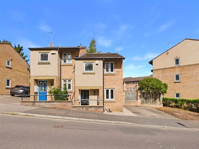 2 Bedroom Semi-Detached House For Sale In Weston Street, Sheffield, S3