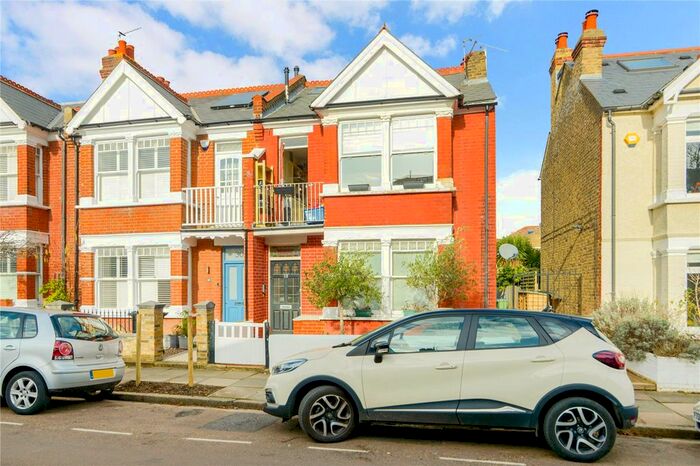 1 Bedroom Flat To Rent In Bonser Road, Twickenham, TW1