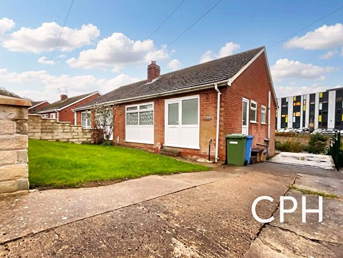 2 Bedroom Semi-Detached Bungalow For Sale In Weaponness Valley Road, Scarborough, YO11