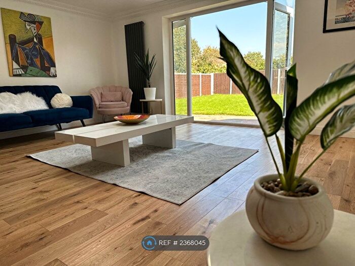 6 Bedroom Detached House To Rent In Morland Close, Hampton, TW12