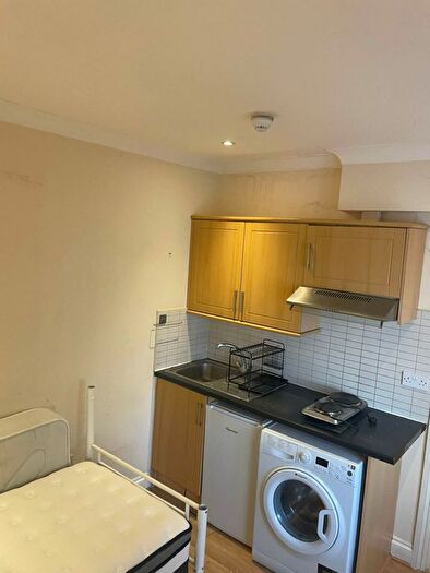 Studio To Rent In Abbey Road, Park Royal, NW10