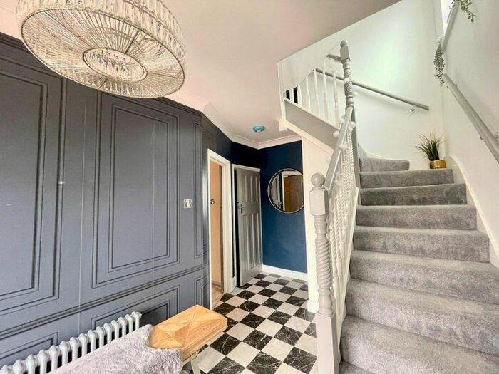 4 Bedroom Semi-Detached House To Rent In St. Margarets Road, Edgware, HA8