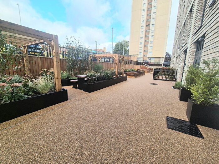 1 Bedroom Flat To Rent In Cow Green, Halifax, HX1