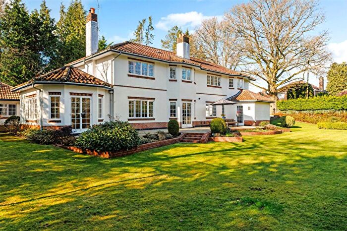 5 Bedroom Detached House For Sale In Garden Close Lane, Newbury, Berkshire, RG14