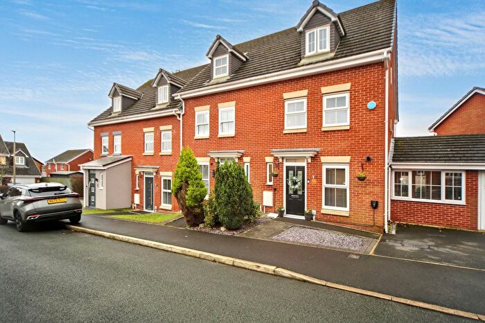 3 Bedroom End Terrace House For Sale In Birbeck Close, Wigan, WN3