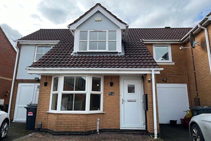 3 Bedroom Semi-Detached House To Rent In Dayton Close, Coalville, LE67