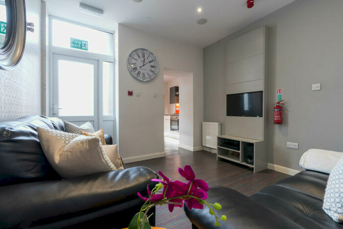 6 Bedroom Terraced House To Rent In Ashford Street, Stoke, ST4