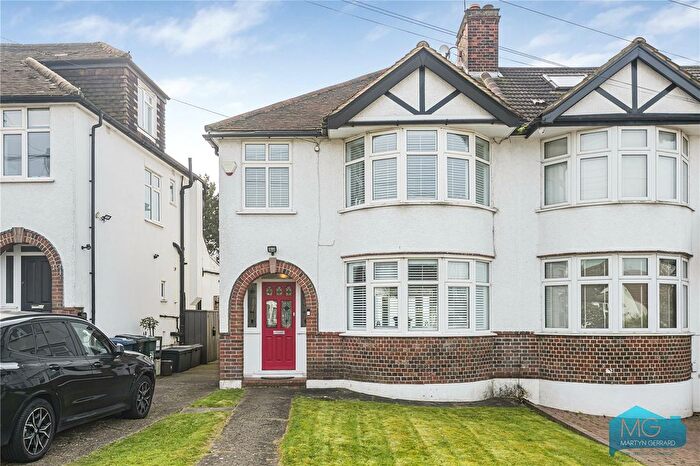 3 Bedroom Semi Detached House For Sale In Longfield Avenue, Mill Hill, London, NW7