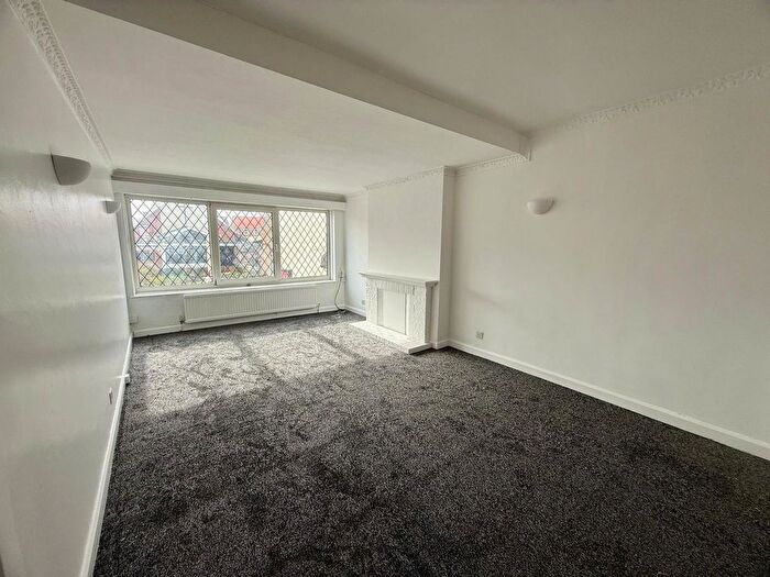 3 Bedroom Flat To Rent In Main Street, Keyingham, HU12