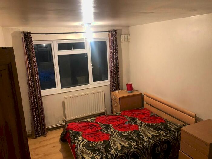 1 Bedroom Flat To Rent In Great Benty, West Drayton UB7