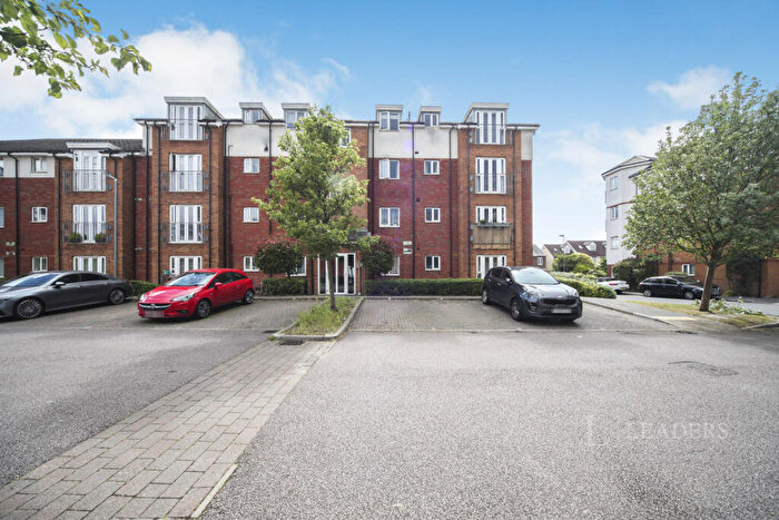 2 Bedroom House To Rent In Stokers Close, Dunstable, Bedfordshire, LU5