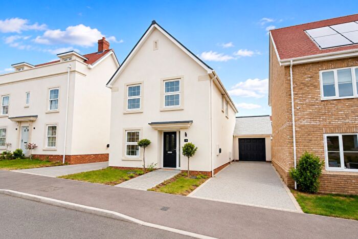 3 Bedroom Detached House For Sale In Windermere Way, Hanningfield Park, Rettendon Common, CM3