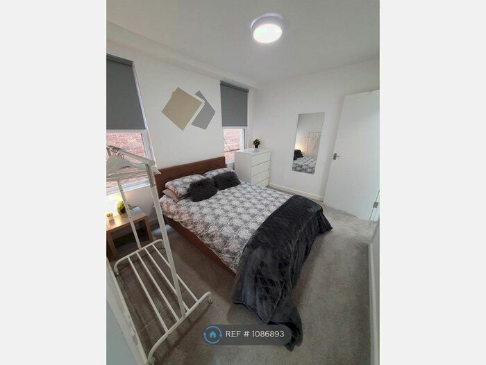 1 Bedroom Flat To Rent In High Street, Woburn Sands, Milton Keynes MK17