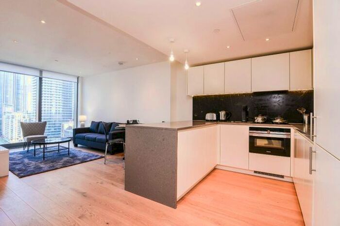 1 Bedroom Flat For Sale In Landmark Pinnacle, Canary Wharf, London, E14